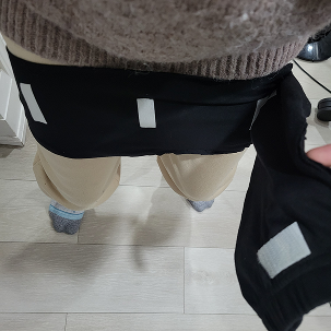 I cut the leggings in half, sewed one end together to create a long band, and then stuck on 3 pieces of velcro to one end of the band. This allowed for a more comfortable and stretchy resistance band that could be easily adjusted to fit different leg sizes. Overall, this activity helped me to explore different materials and fastening methods for my resistance band prototype, and I was able to find a solution that worked well for what I had envisioned.